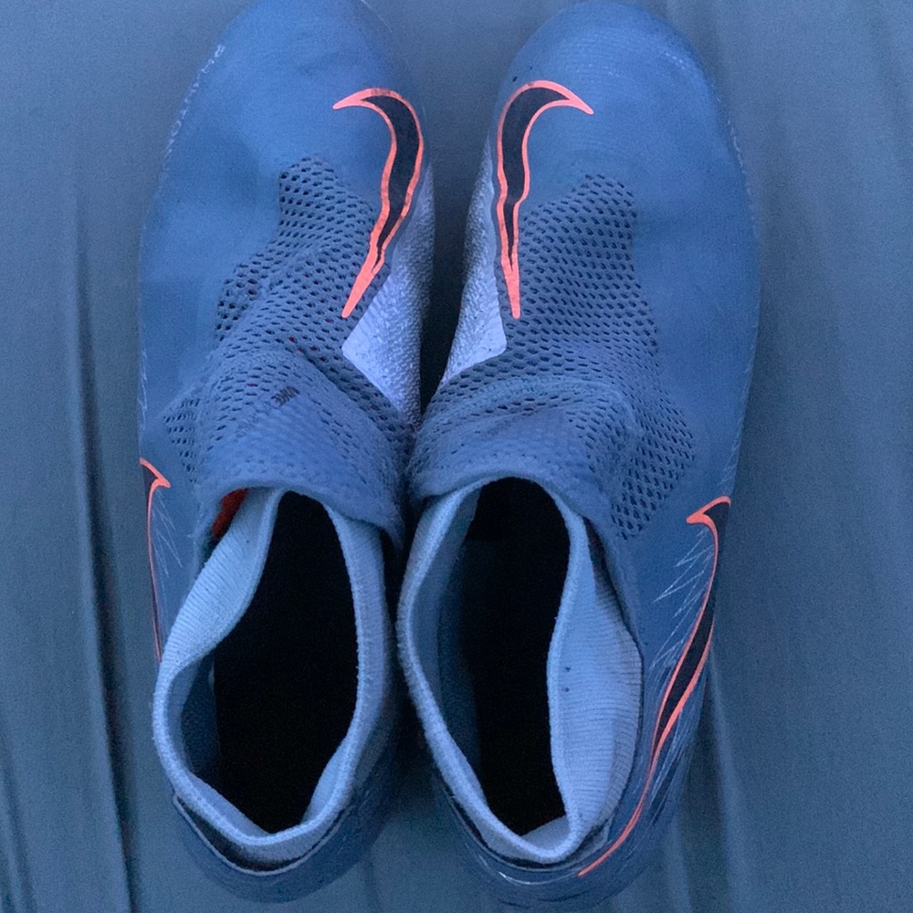 Nike soccer cleats(used)